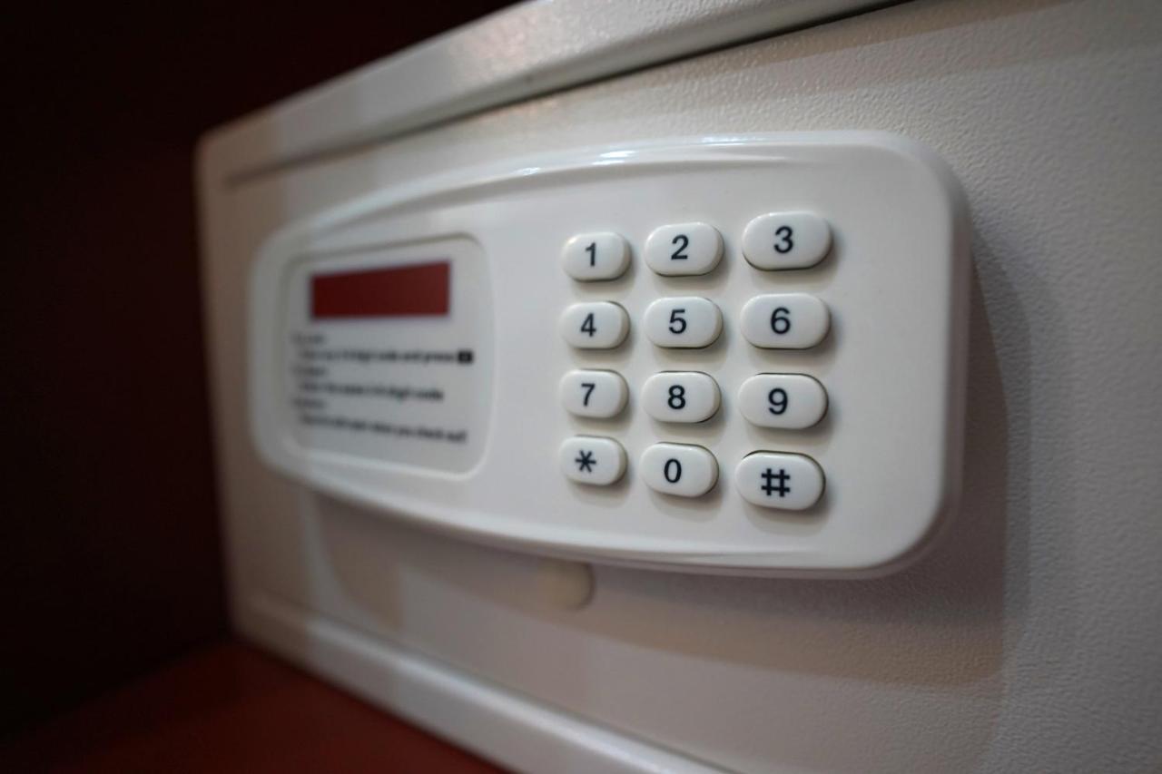 Aura Hotel Tasken Kültér fotó