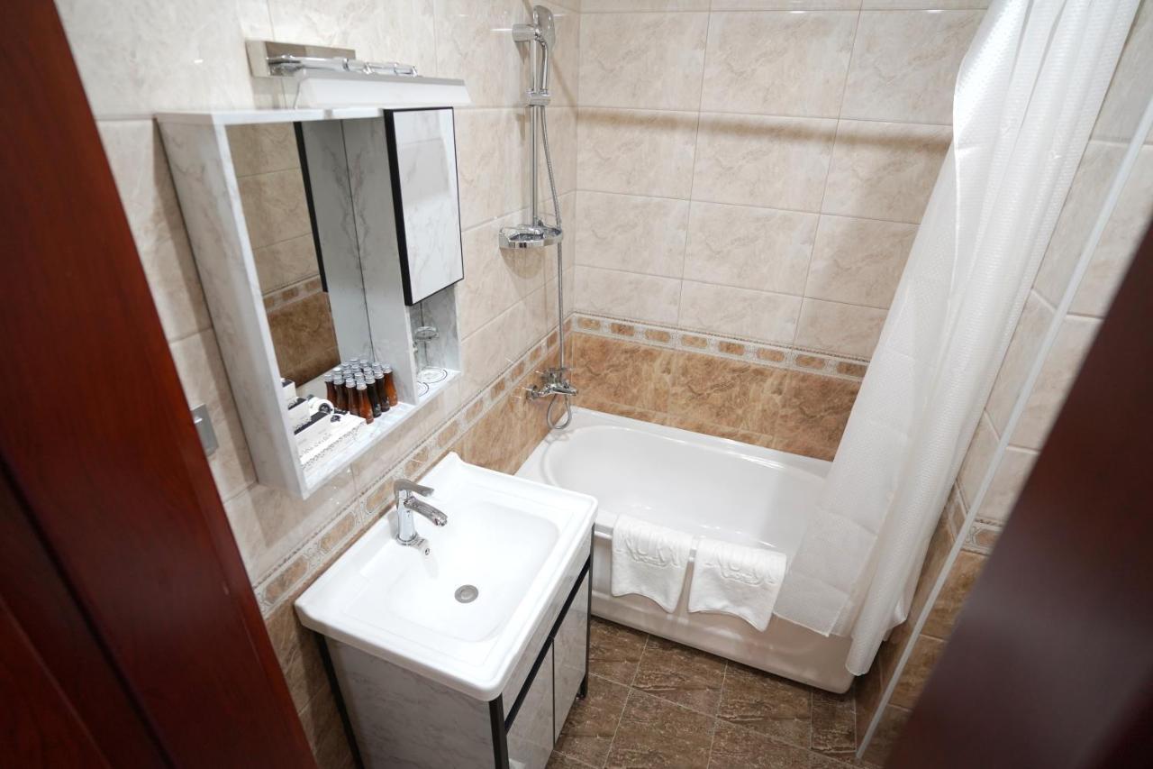 Aura Hotel Tasken Kültér fotó